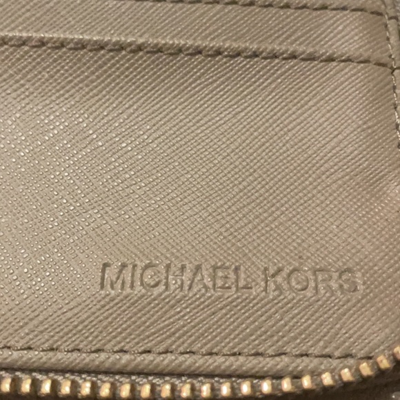 Micheal Kors glazed canvas wallet - Picture 5 of 5